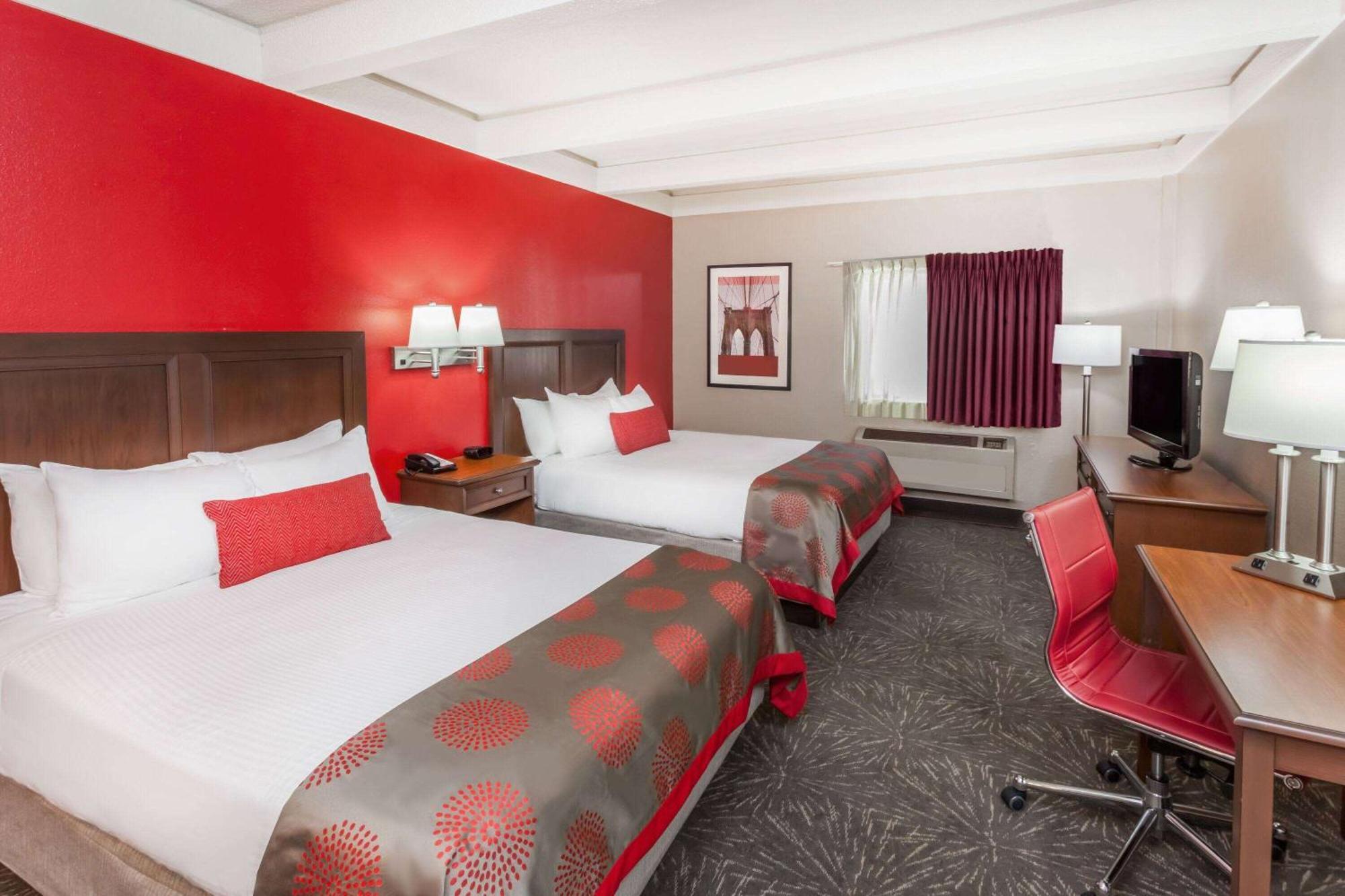 Ramada By Wyndham & Conference Center Hammond