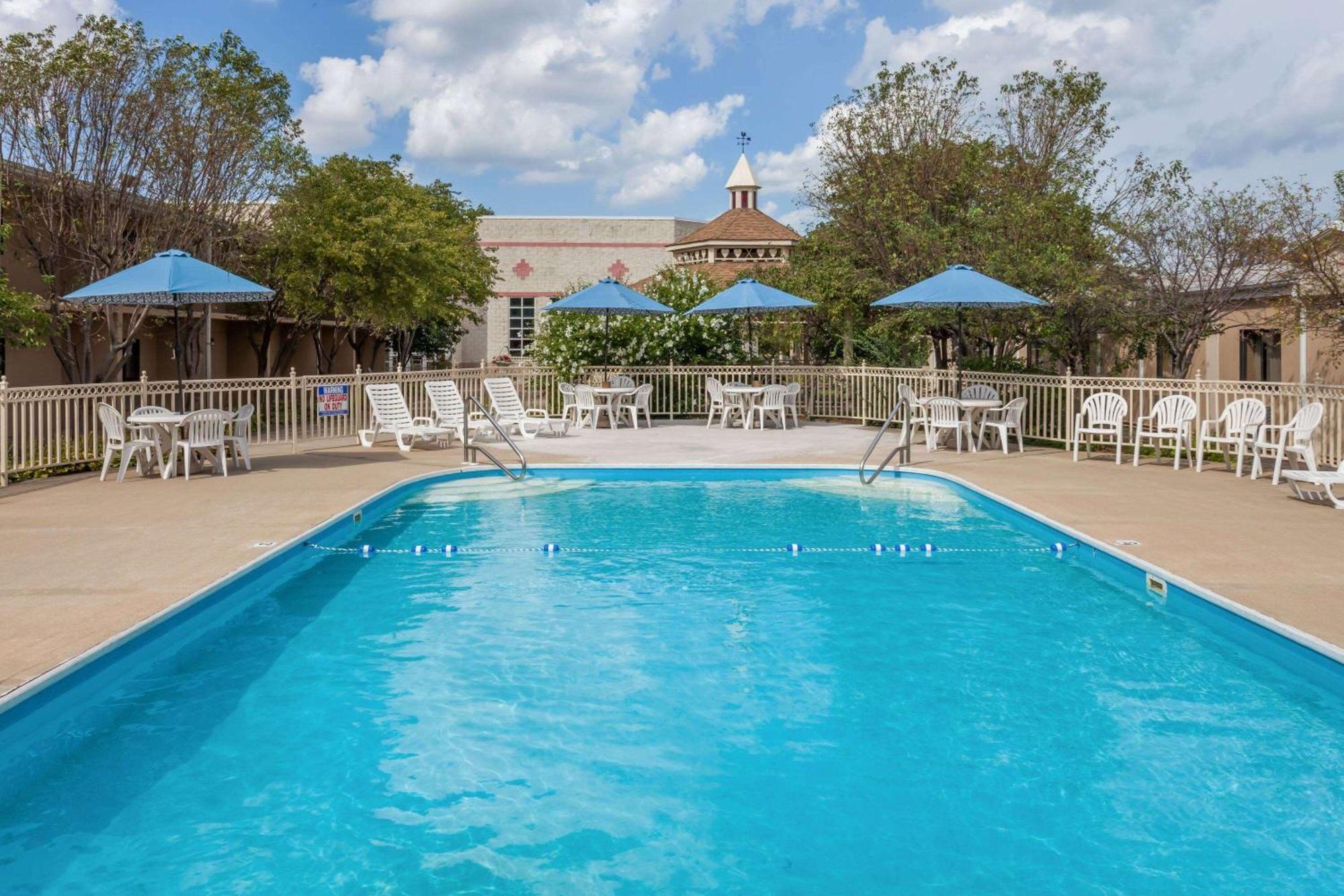 Hotel Ramada By Wyndham & Conference Center Hammond